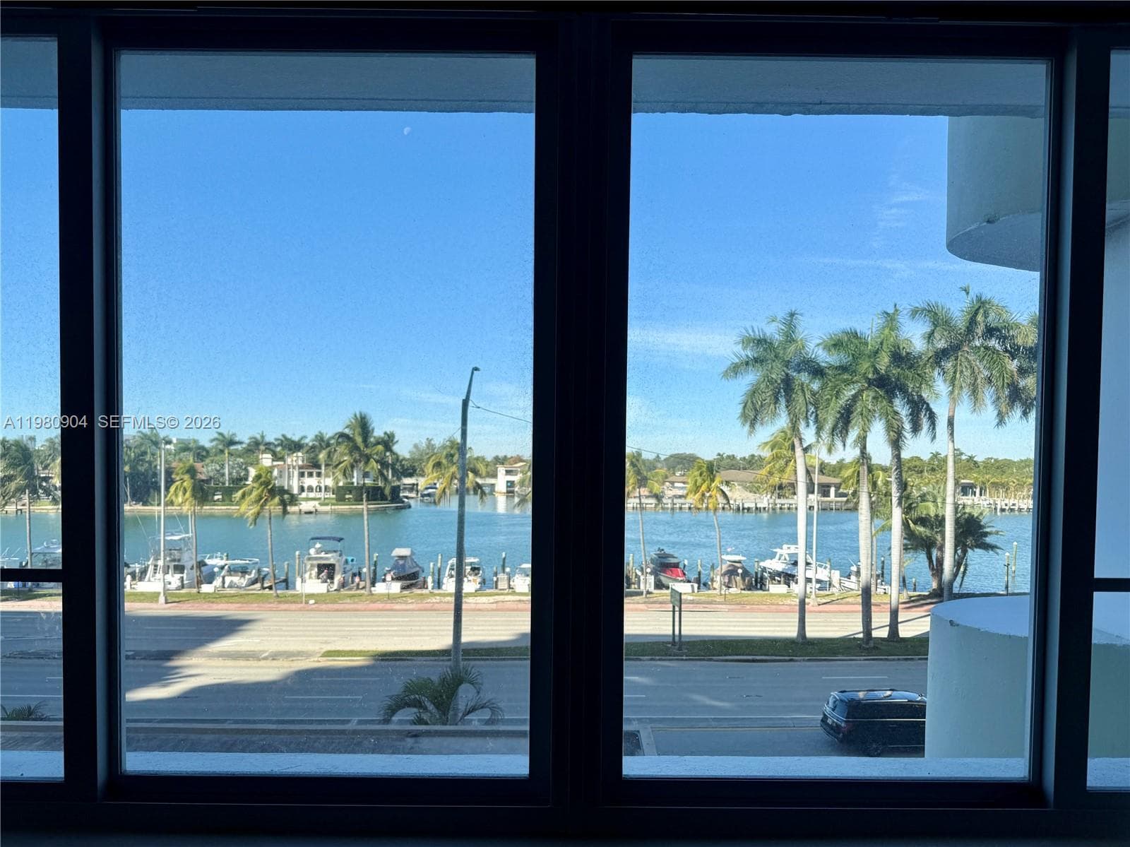 A11980904 — Miami Beach — 15