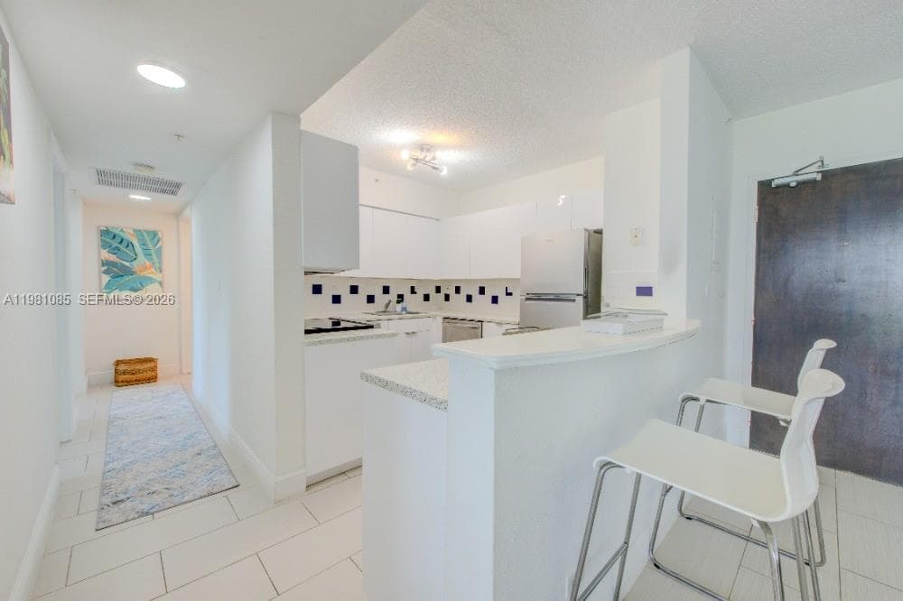 A11981085 — Miami Beach — 8