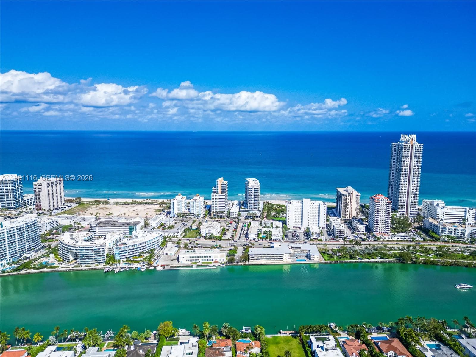 A11981116 — Miami Beach — 43