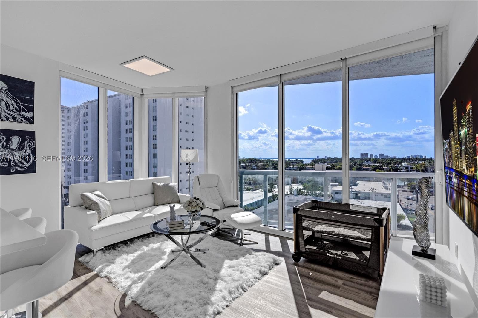 A11981116 — Miami Beach — 14