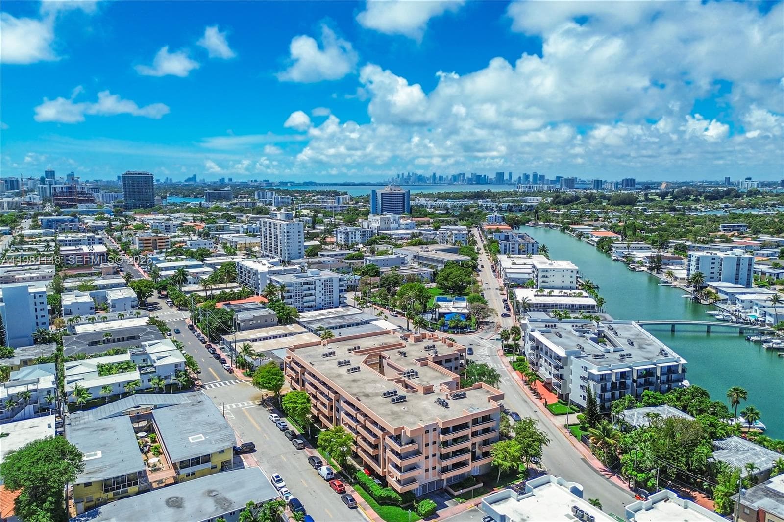 A11981148 — Miami Beach — 27