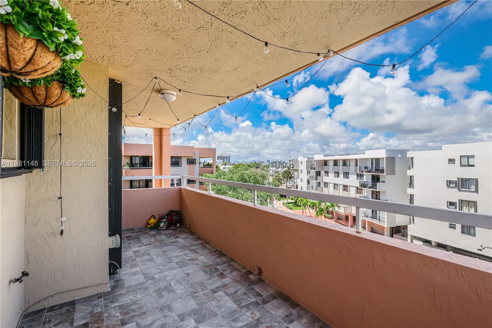 A11981148 — Miami Beach — 22