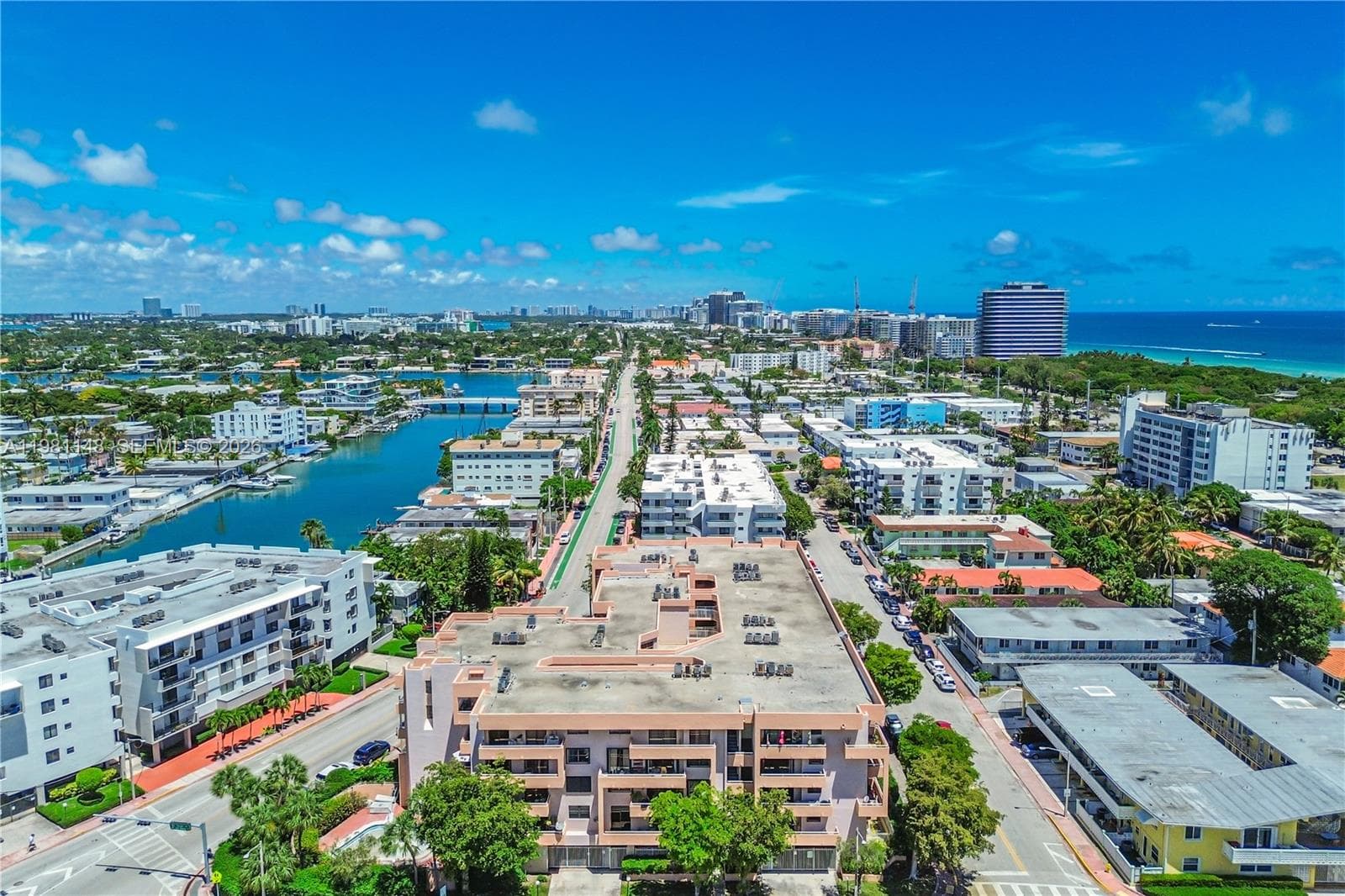 A11981148 — Miami Beach — 24