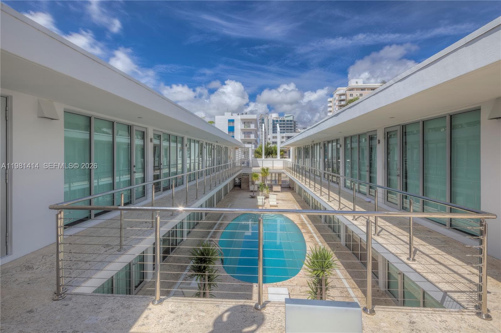A11981414 — Miami Beach — 20