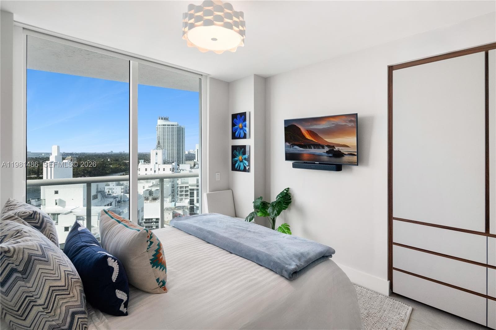 A11981486 — Miami Beach — 16