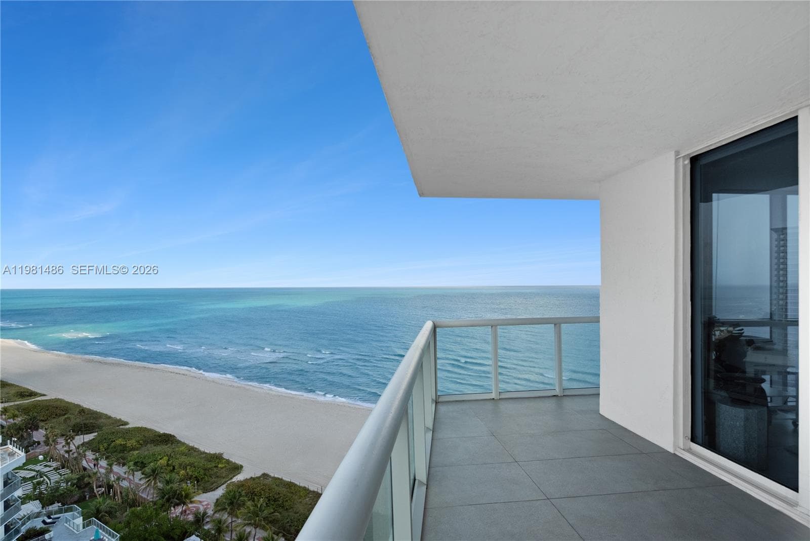 A11981486 — Miami Beach — 12