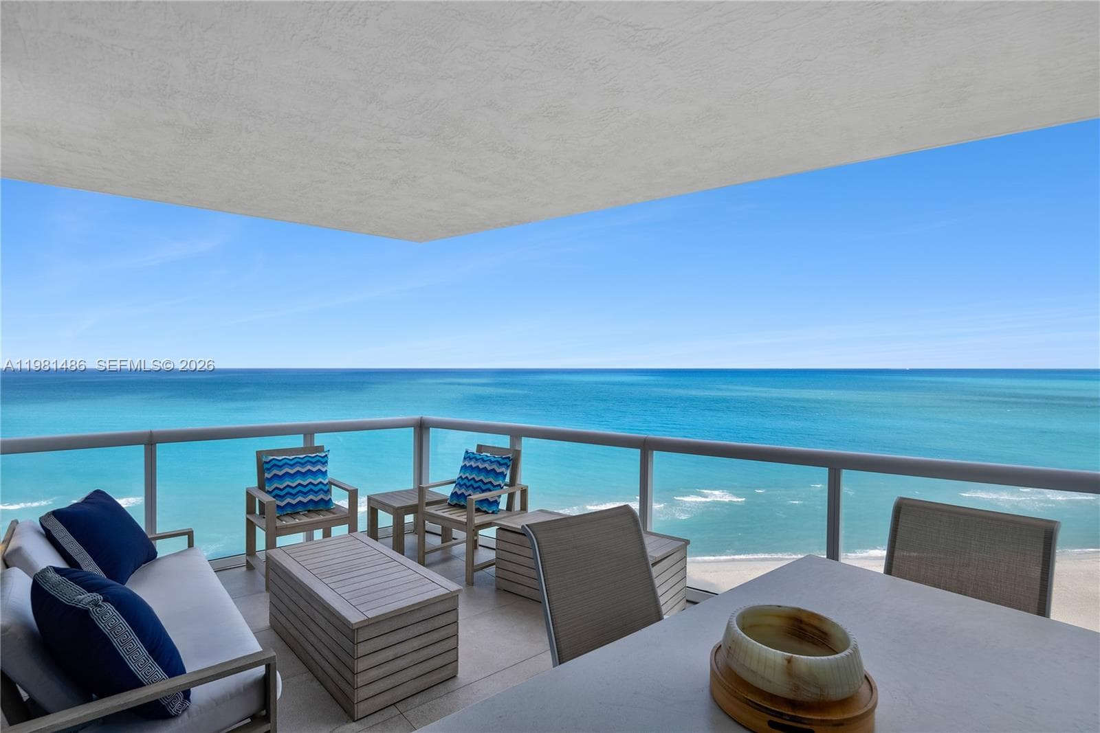 A11981486 — Miami Beach — 3