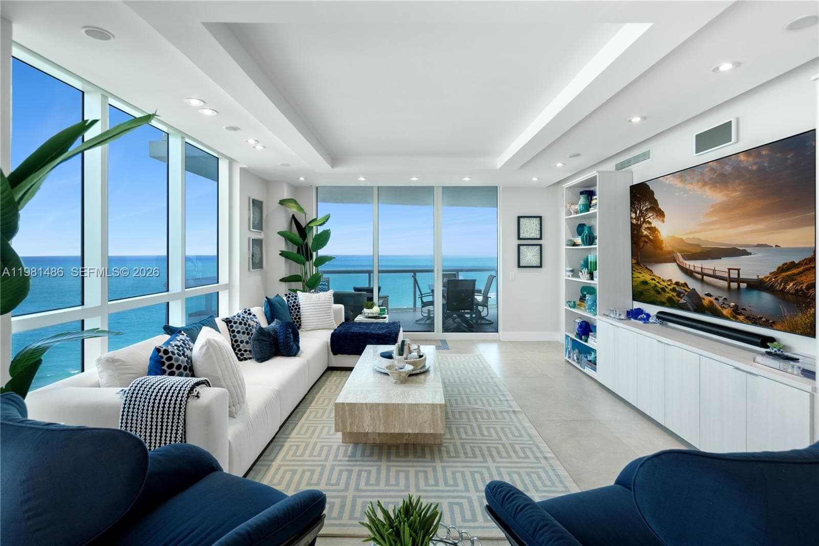 A11981486 — Miami Beach