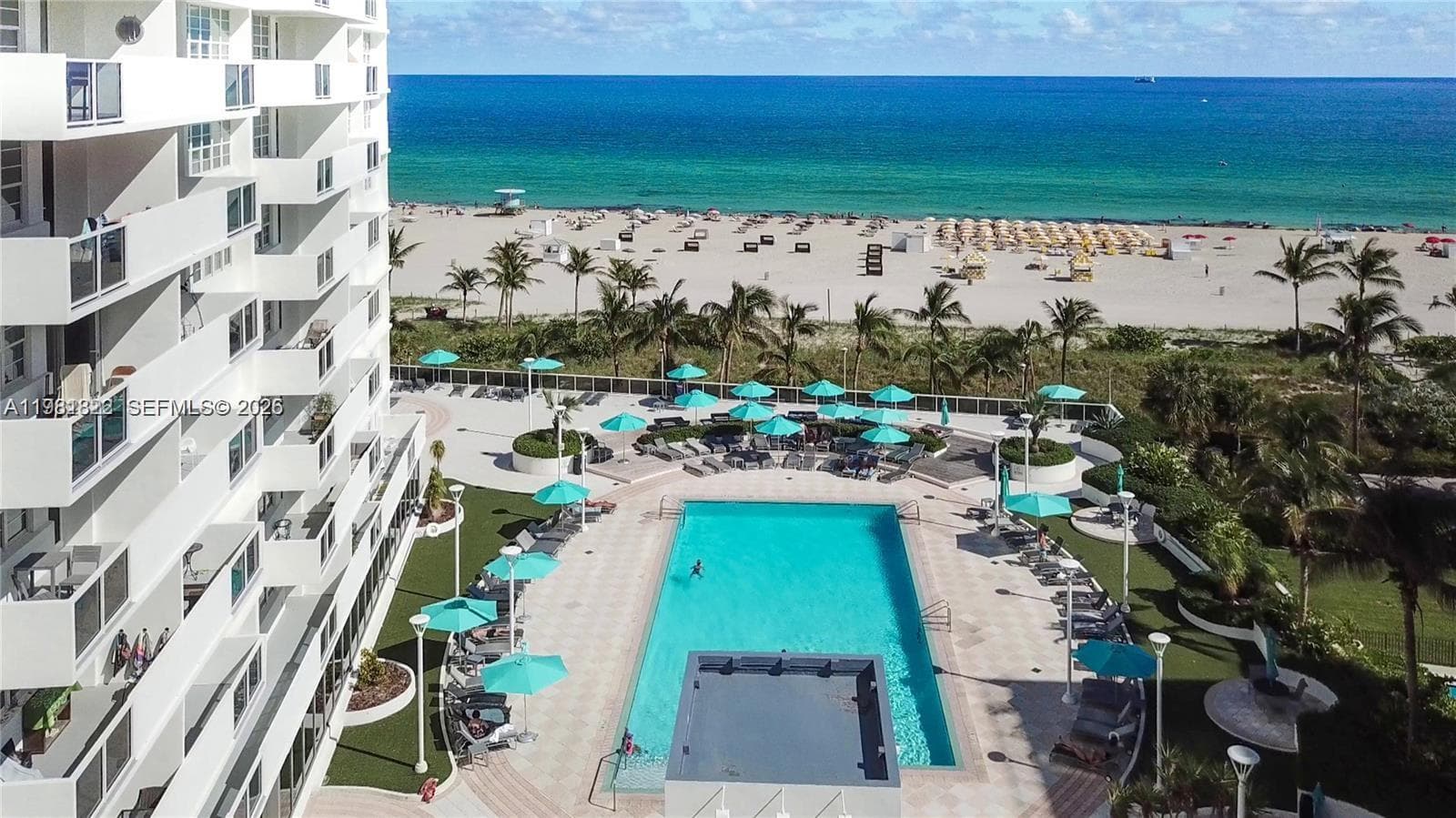 A11981822 — Miami Beach — 36