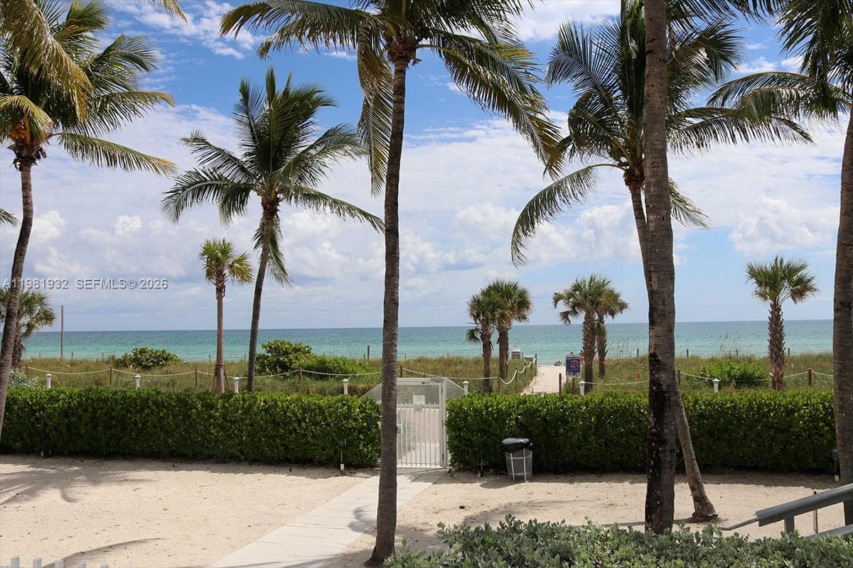 A11981932 — Miami Beach — 13