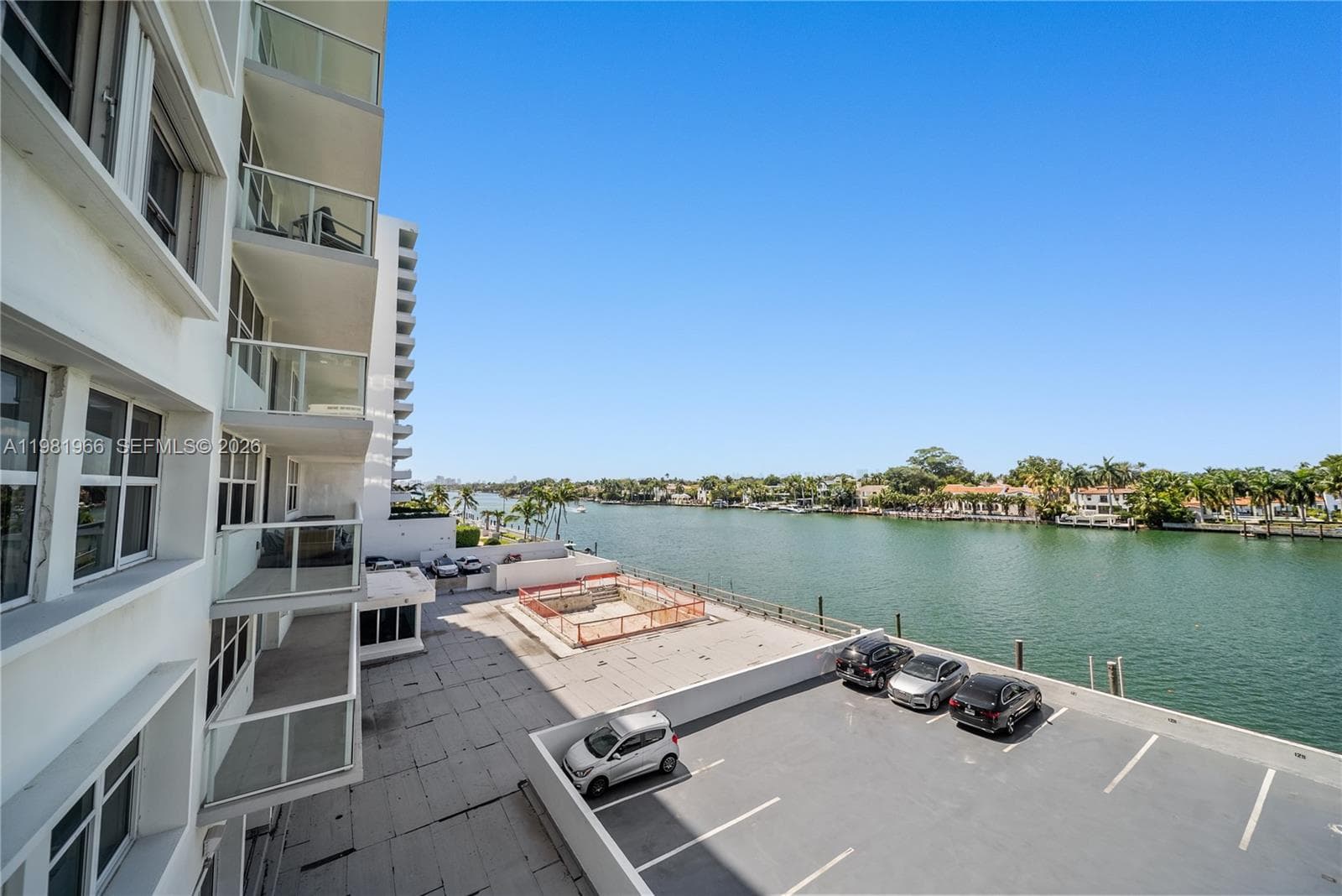 A11981966 — Miami Beach — 37