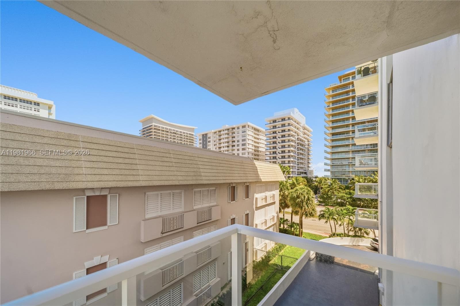 A11981966 — Miami Beach — 19