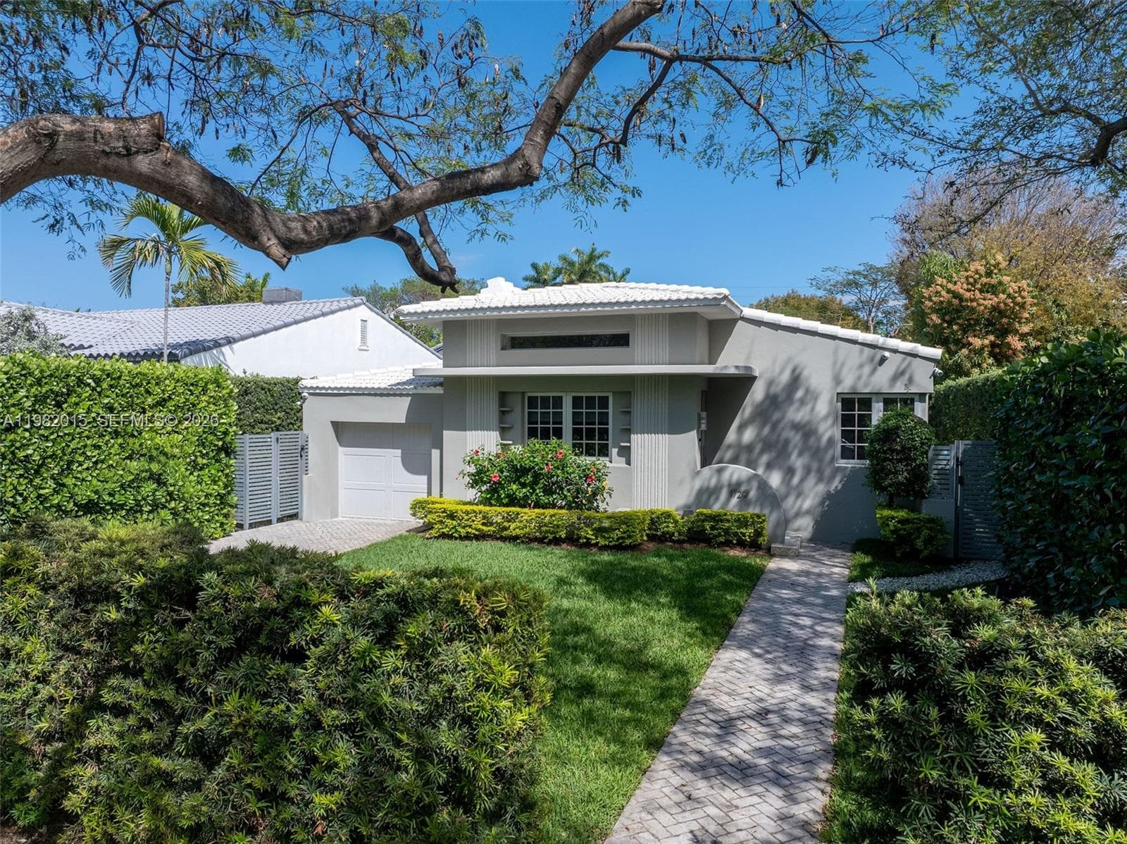A11982015 — Miami Beach — 4