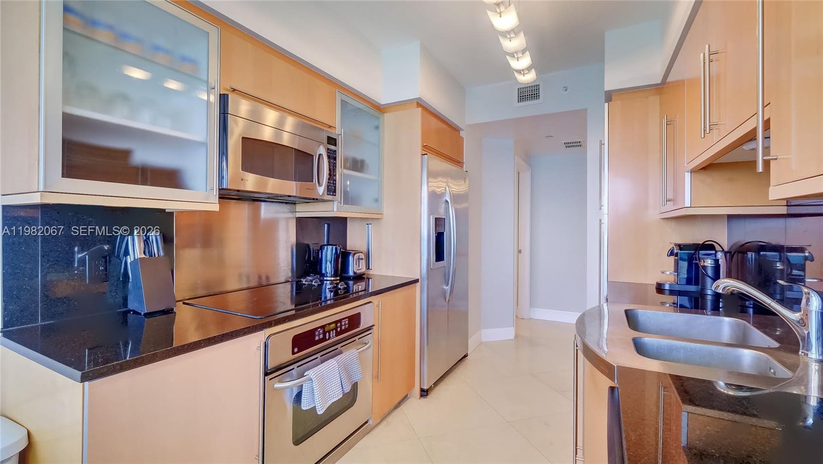 A11982067 — Miami Beach — 15
