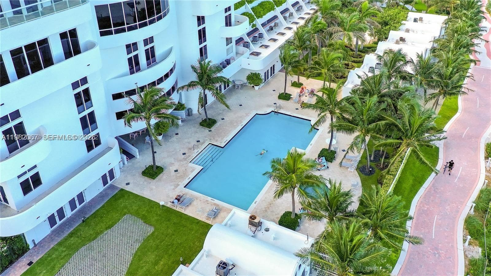 A11982067 — Miami Beach — 19