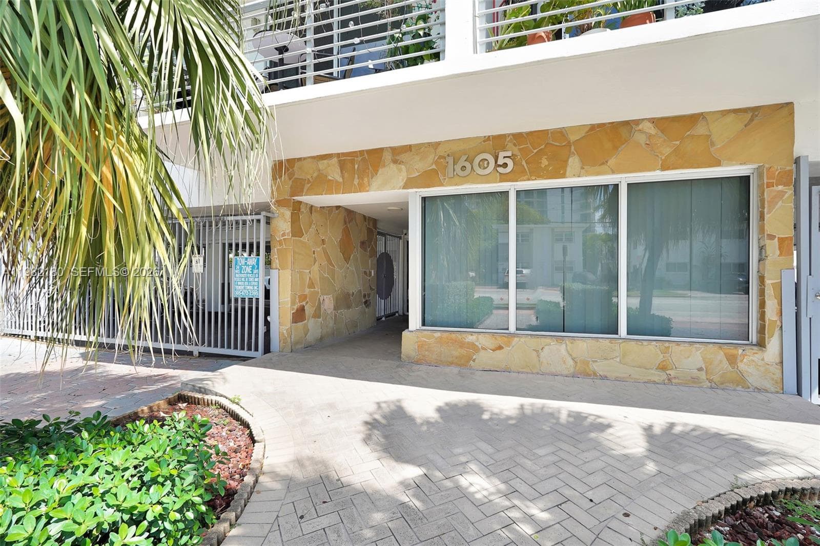 A11982180 — Miami Beach — 30