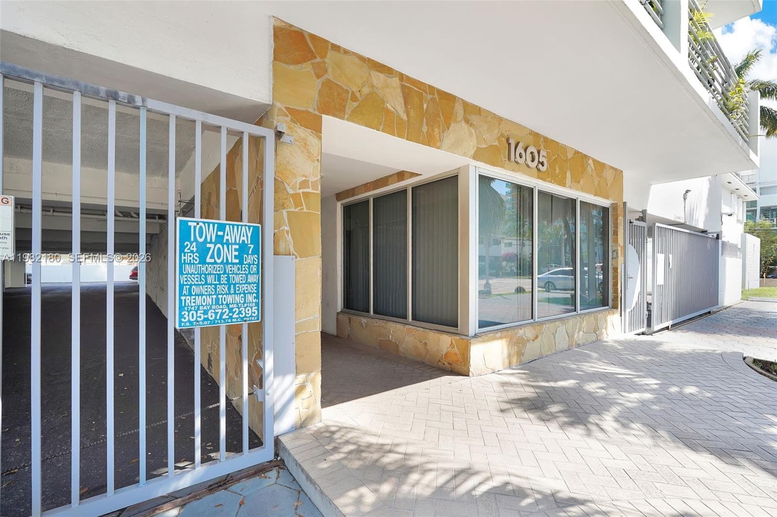A11982180 — Miami Beach — 41