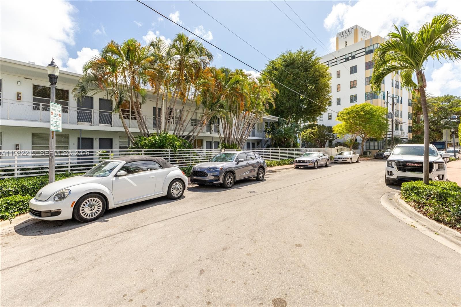 A11982219 — Miami Beach — 17