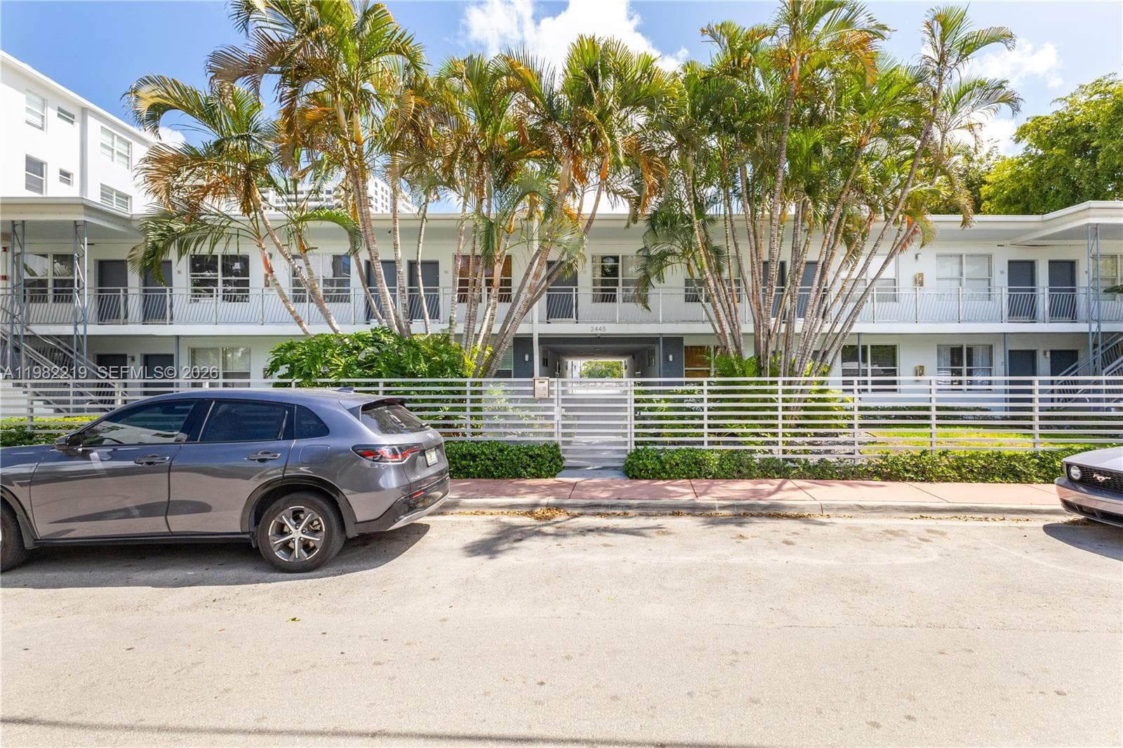 A11982219 — Miami Beach — 16