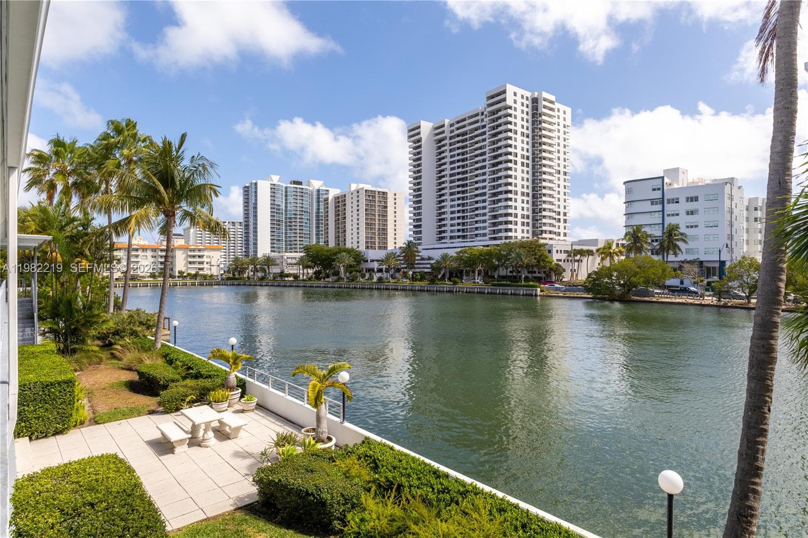 A11982219 — Miami Beach — 12