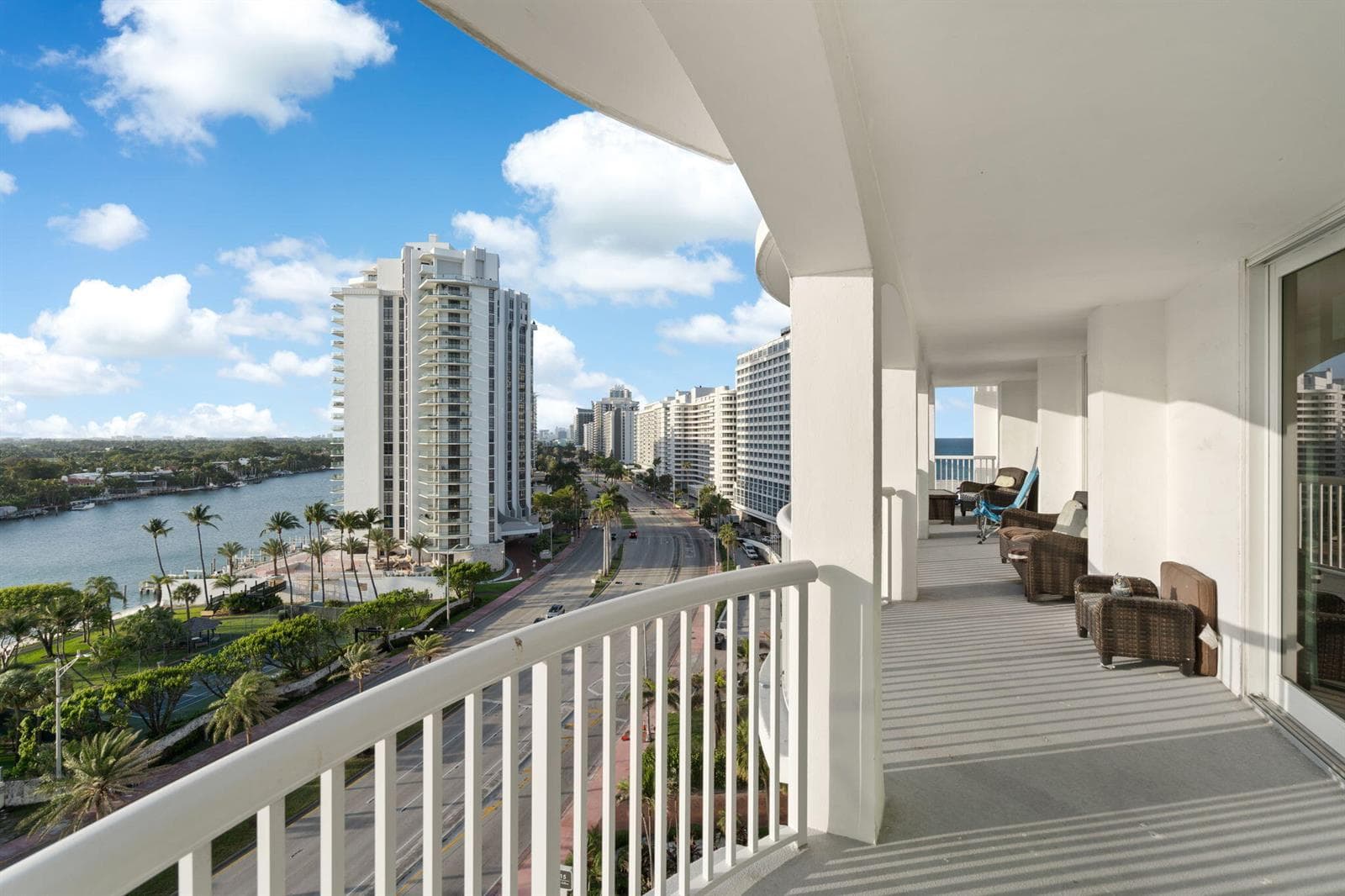 B26001206 — Miami Beach — 24