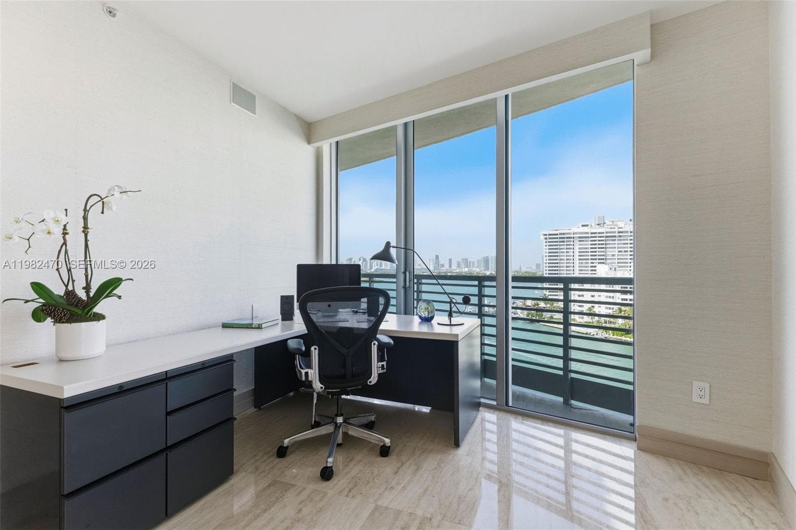 A11982470 — Miami Beach — 15