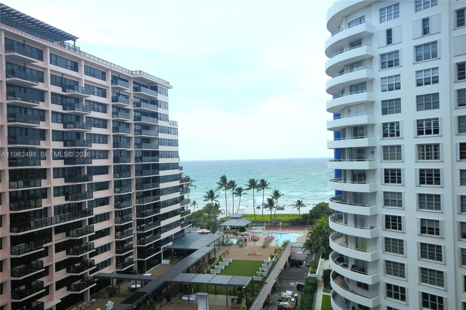 A11982498 — Miami Beach — 26