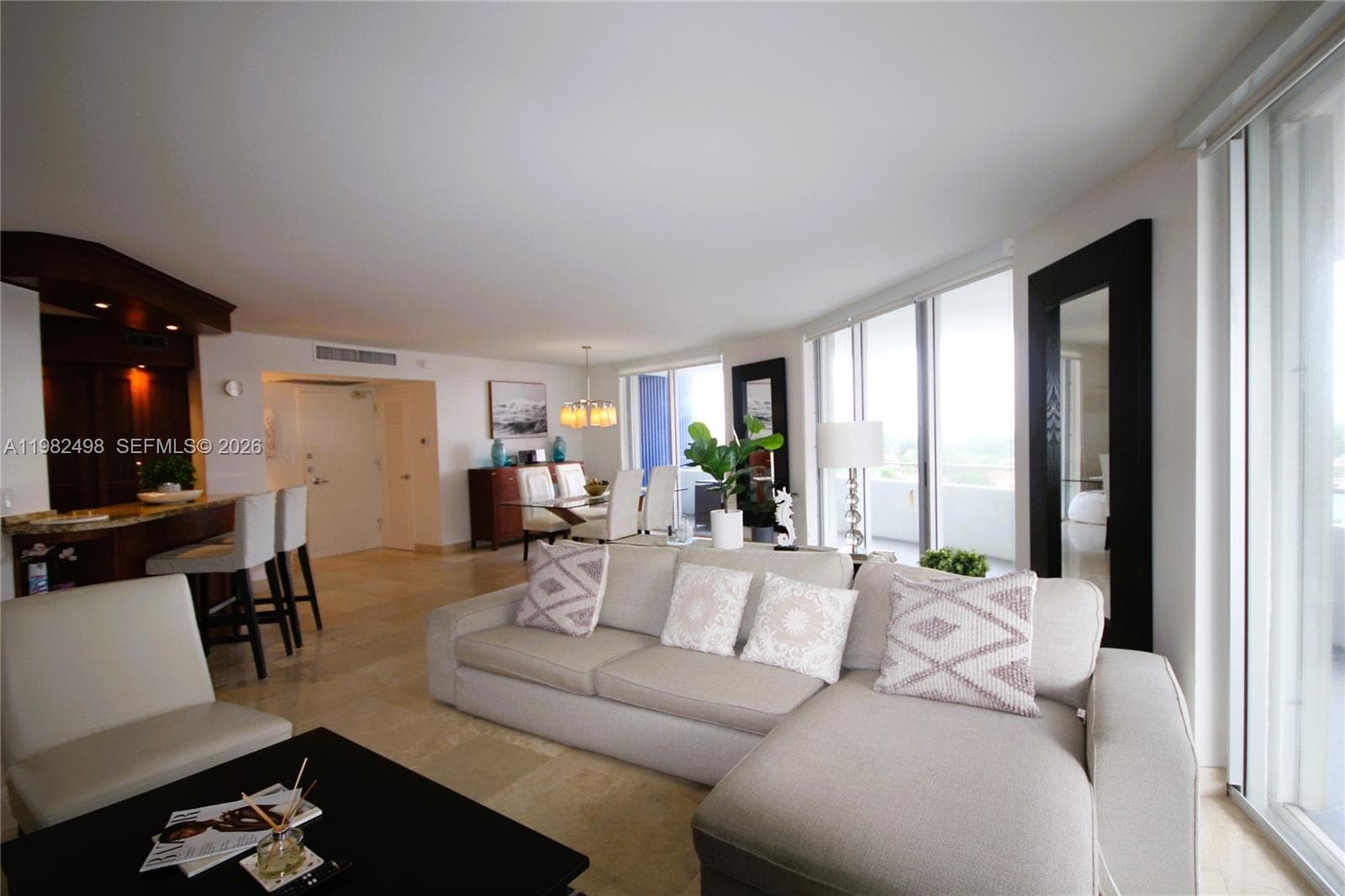 A11982498 — Miami Beach — 11