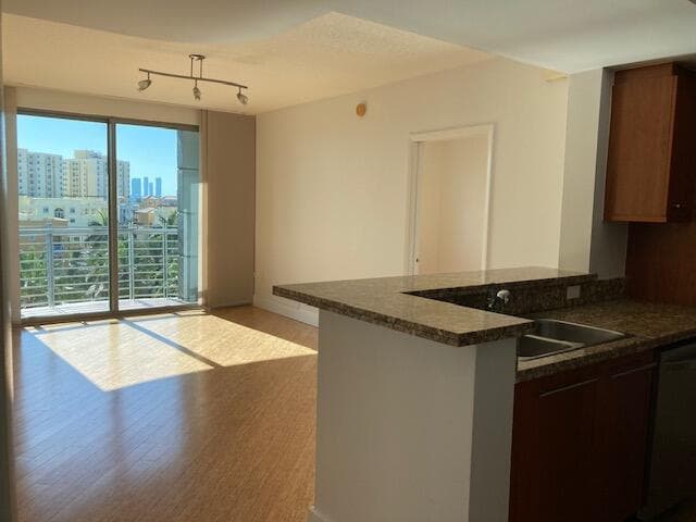 B26001595 — Miami Beach