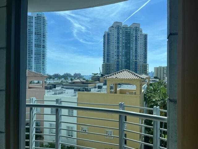 B26001595 — Miami Beach — 4