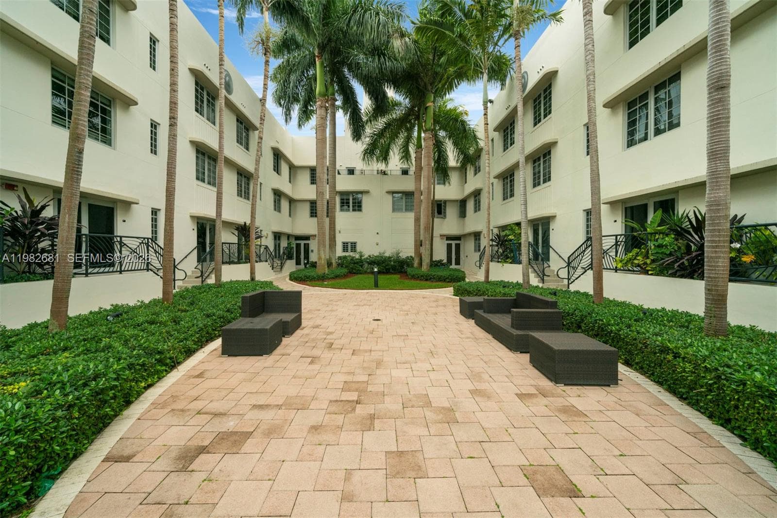 A11982681 — Miami Beach — 2
