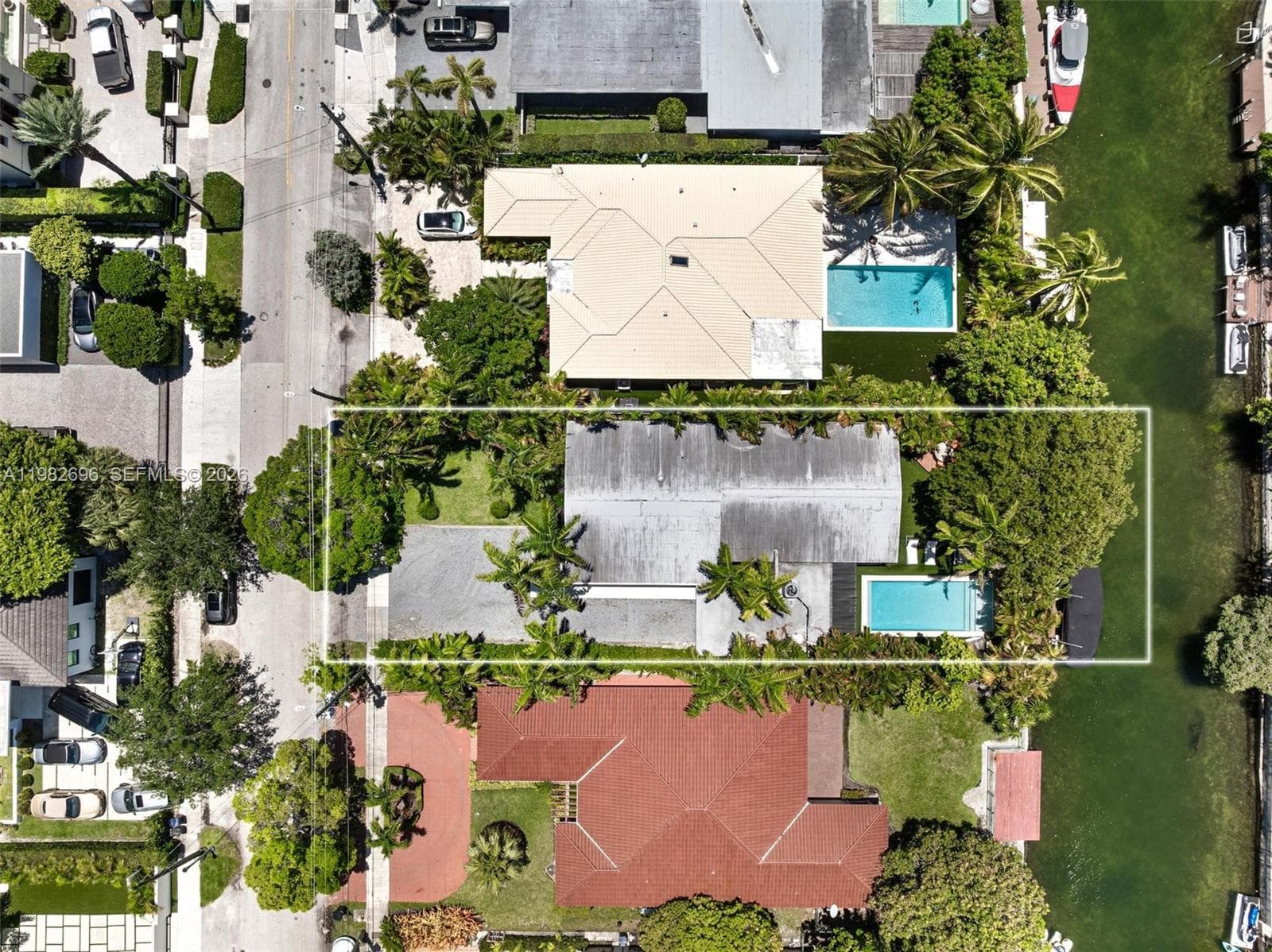 A11982696 — Miami Beach — 19