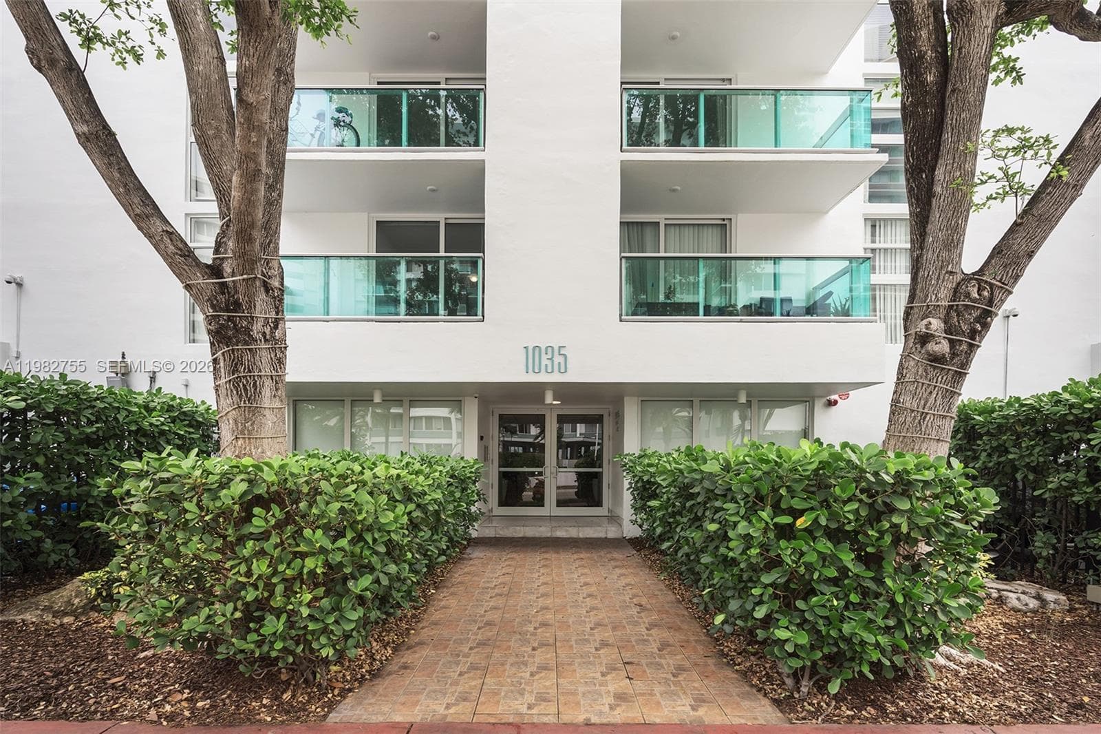 A11982755 — Miami Beach — 19
