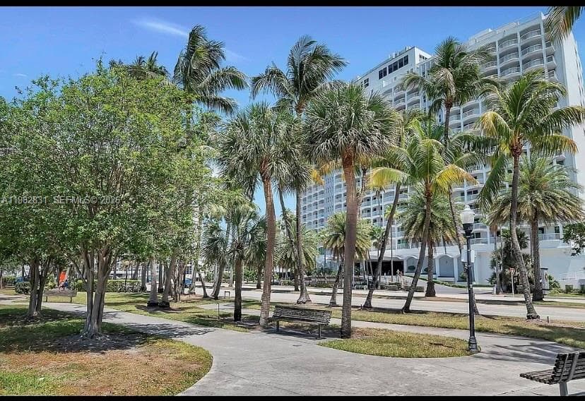 A11982831 — Miami Beach — 17