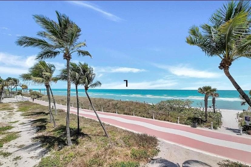 A11982831 — Miami Beach