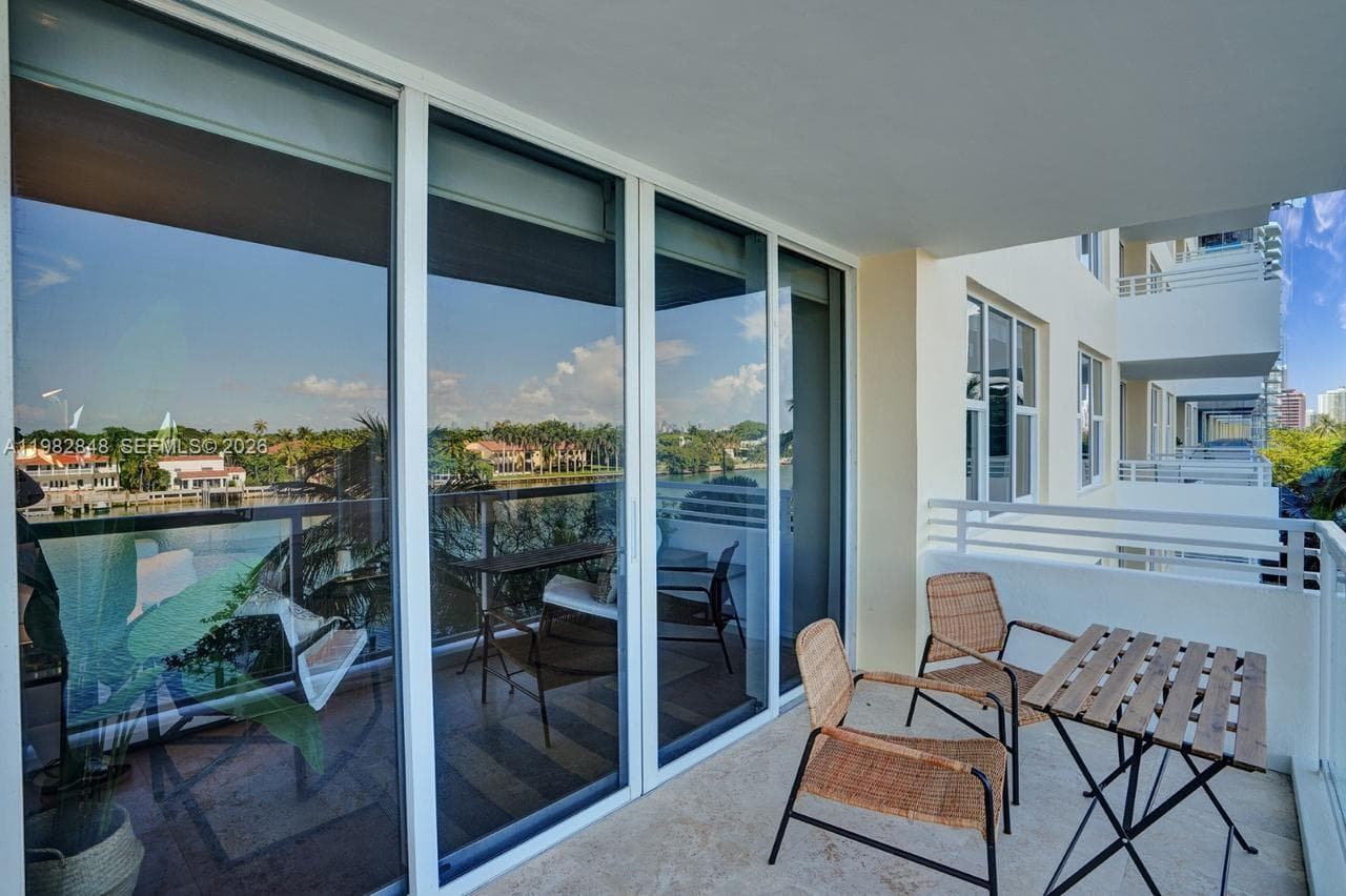 A11982848 — Miami Beach — 5