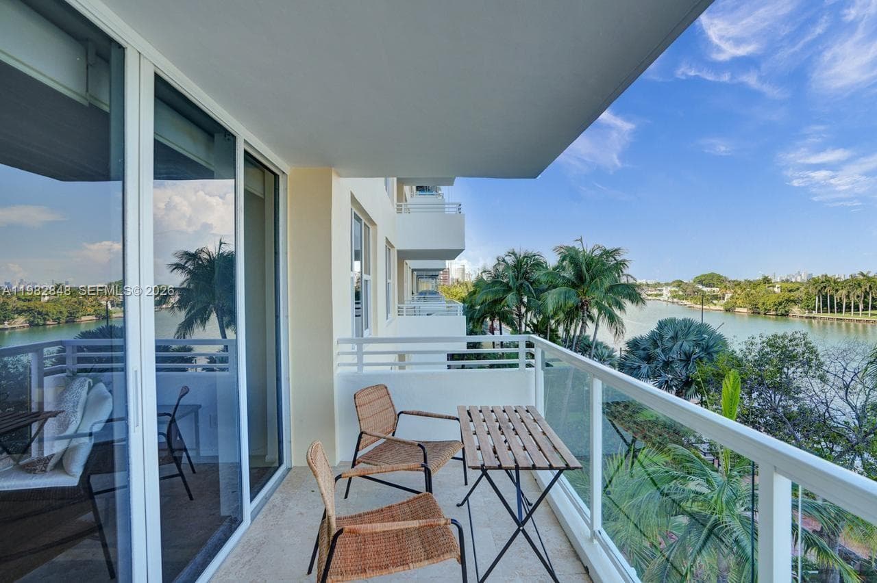 A11982848 — Miami Beach — 4