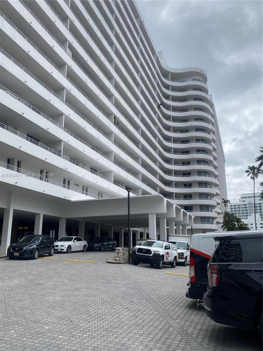 A11983101 — Miami Beach — 2