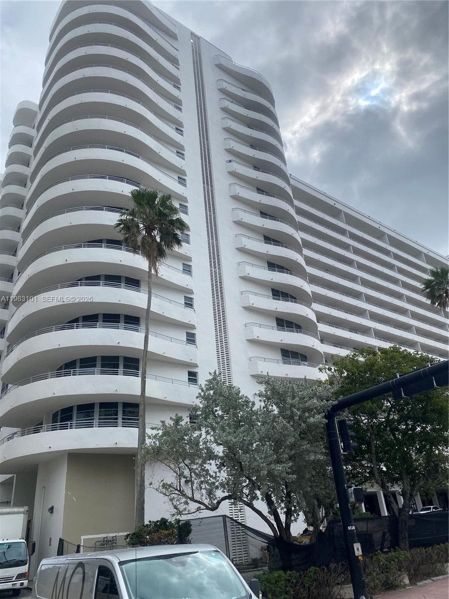 A11983101 — Miami Beach — 3