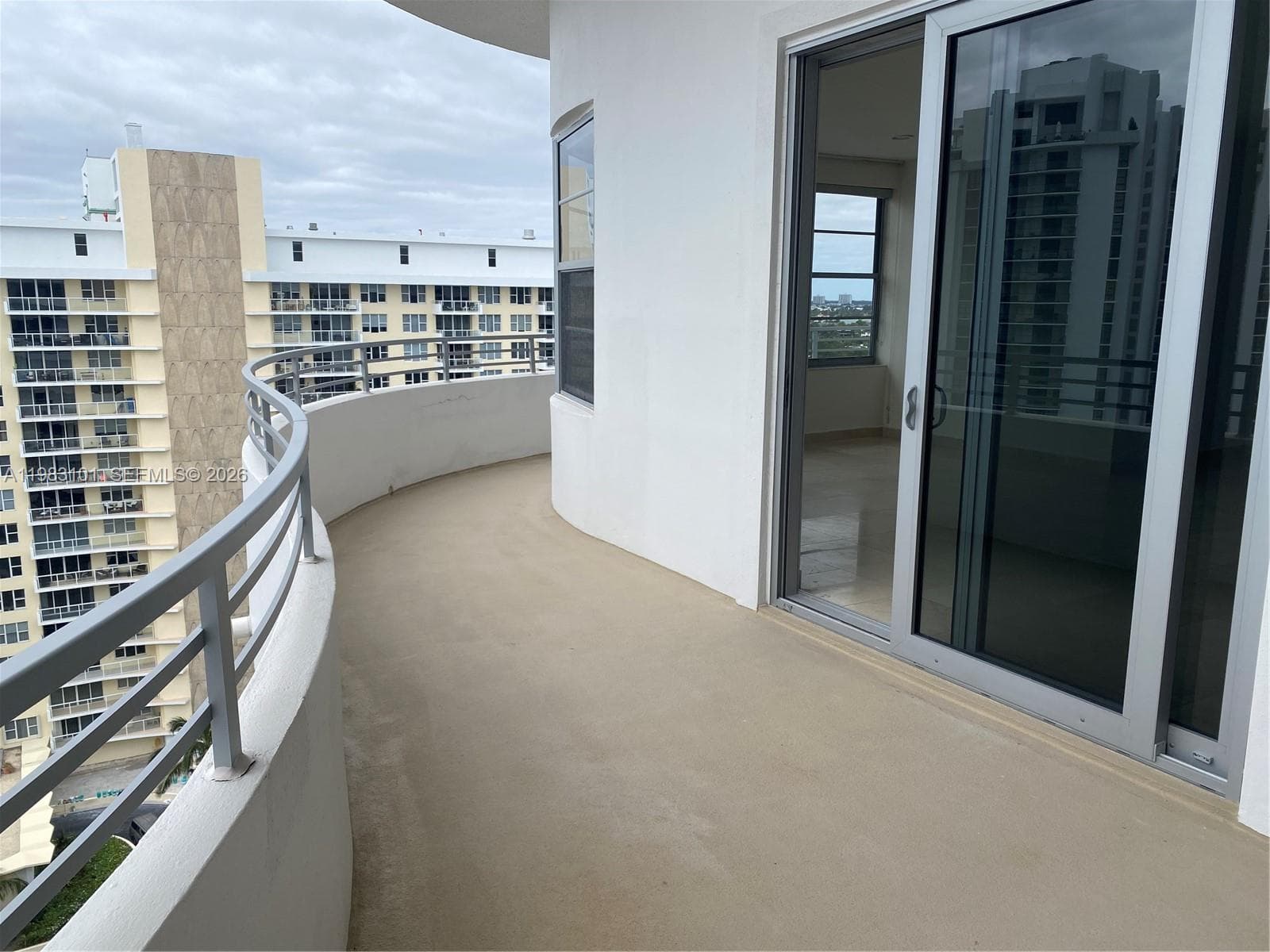 A11983101 — Miami Beach — 19