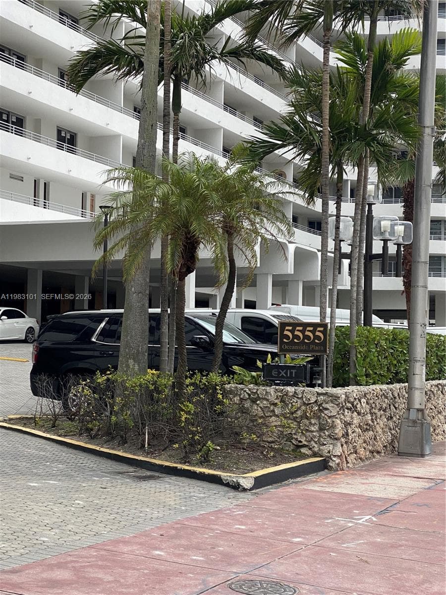 A11983101 — Miami Beach — 4