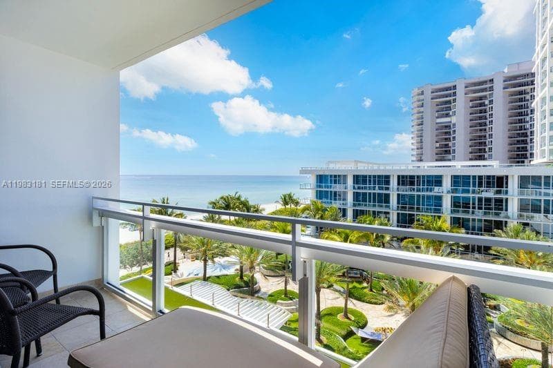 A11983181 — Miami Beach — 2
