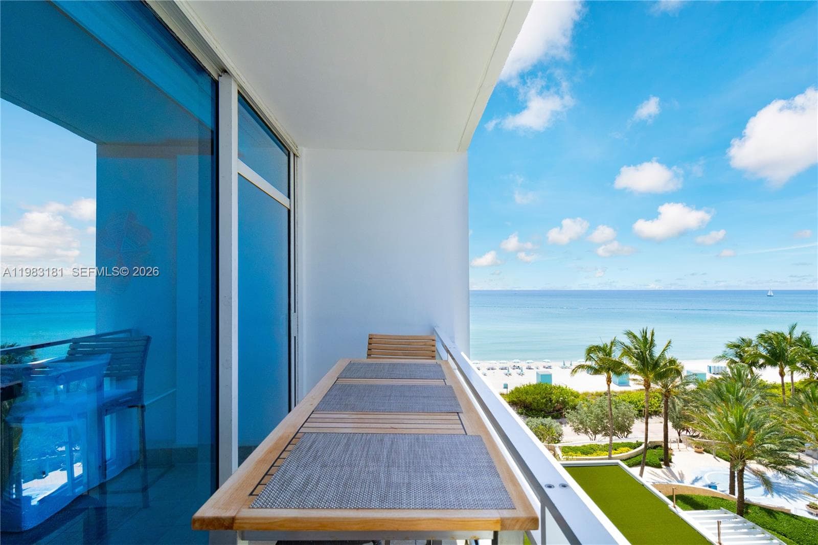 A11983181 — Miami Beach