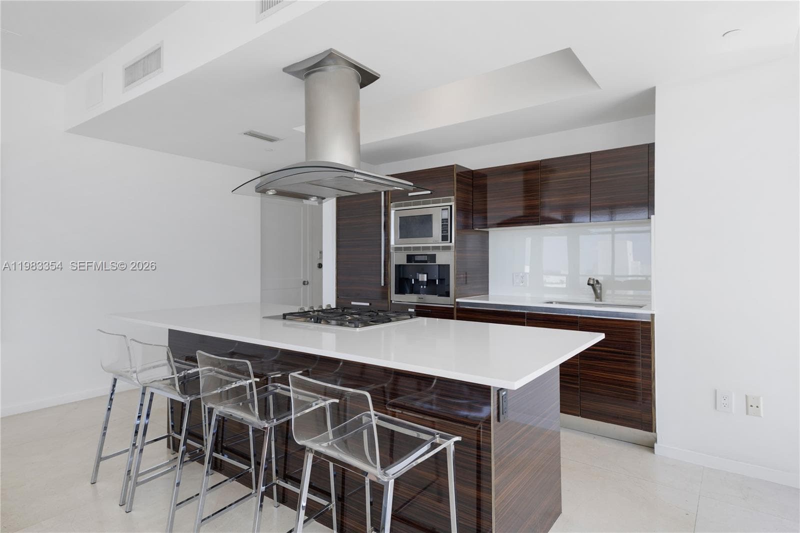 A11983354 — Miami Beach — 6
