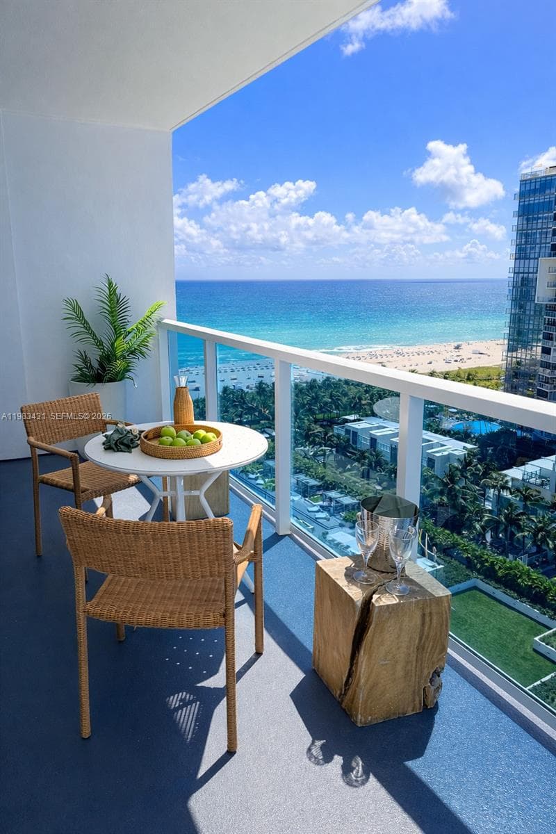 A11983431 — Miami Beach — 21