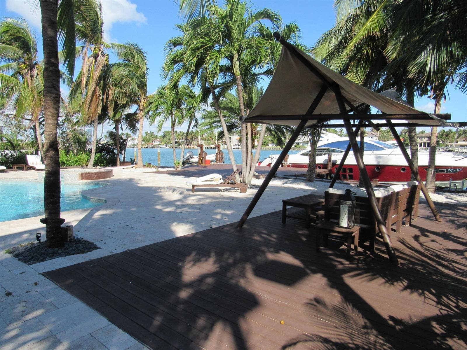B26002058 — Miami Beach — 2