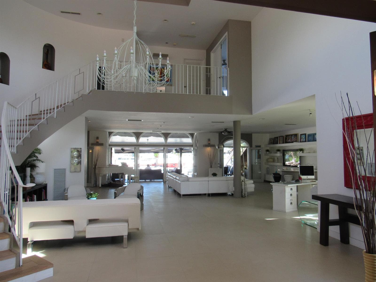 B26002058 — Miami Beach — 13