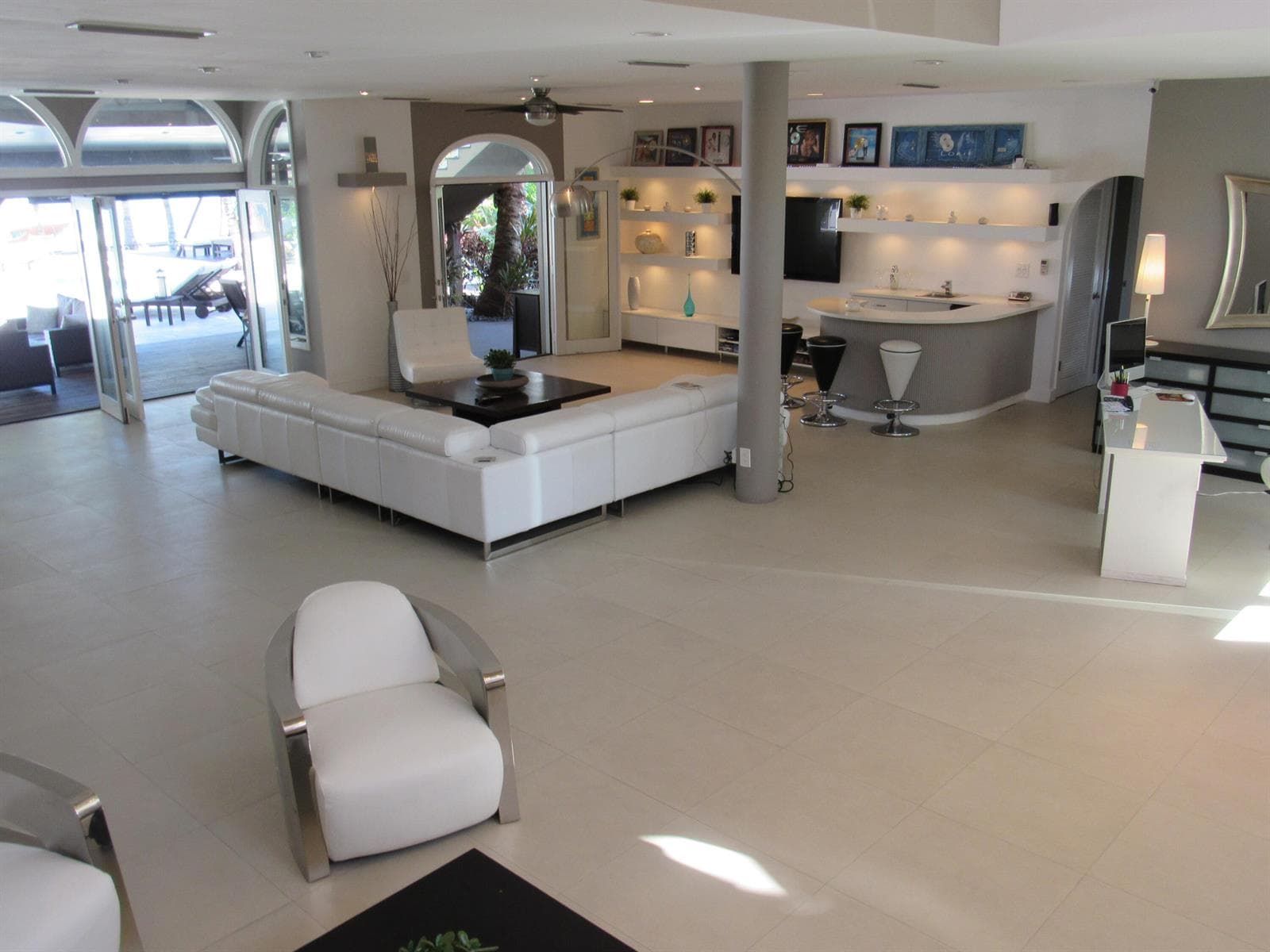 B26002058 — Miami Beach — 16