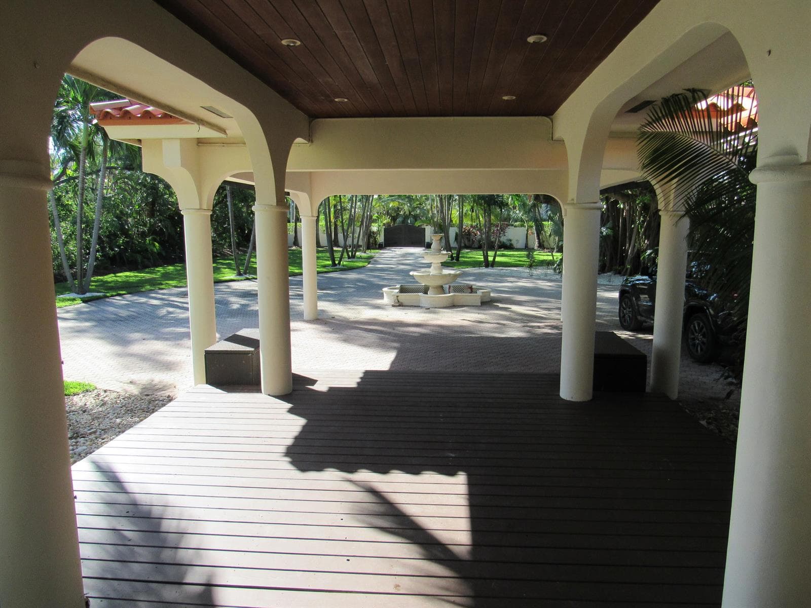 B26002058 — Miami Beach — 36