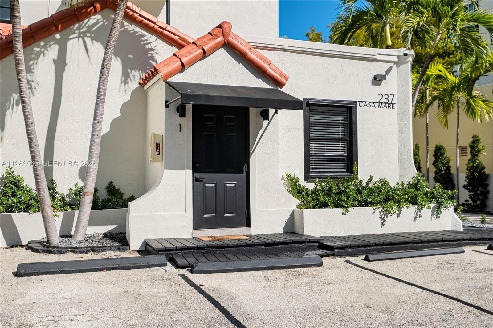 A11983565 — Miami Beach — 26